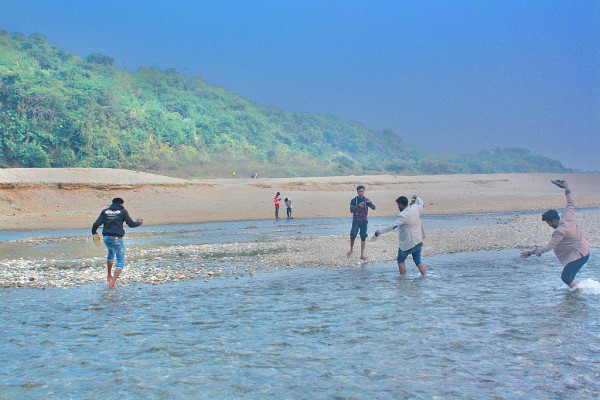 Volaganj Shada Pathor